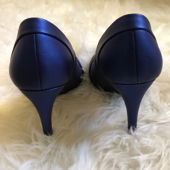 Heels - Picture 3 of 4